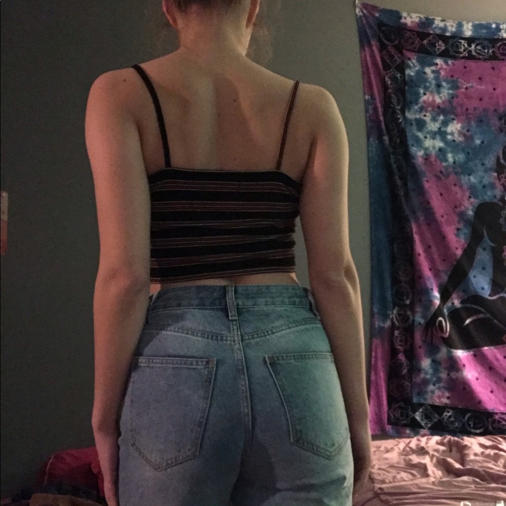 Striped Cropped Top - Picture 3 of 5
